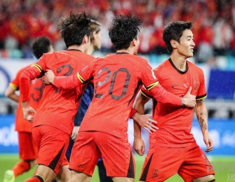 从0-7到1-3，侵略性和坚持让国足75天后发生蜕变