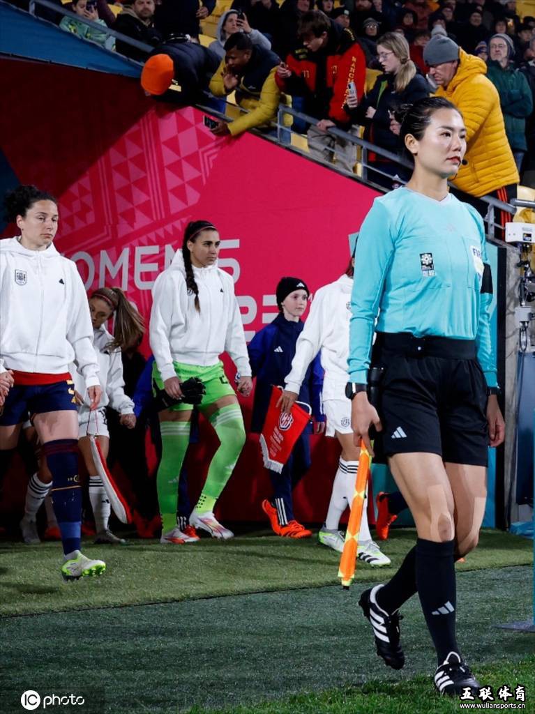 女足世界杯：中国裁判亮相，四川教师谢丽君迎来世界杯首次执法。