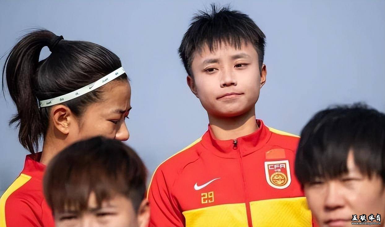 中国女足要想打败英格兰，关键是左边张琳艳突破 。