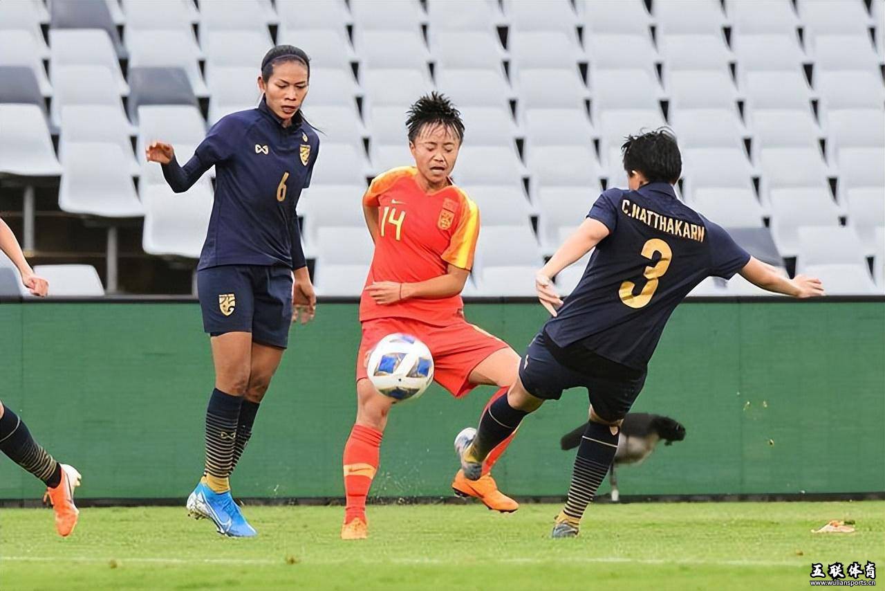 中国女足要想打败英格兰，关键是左边张琳艳突破 。