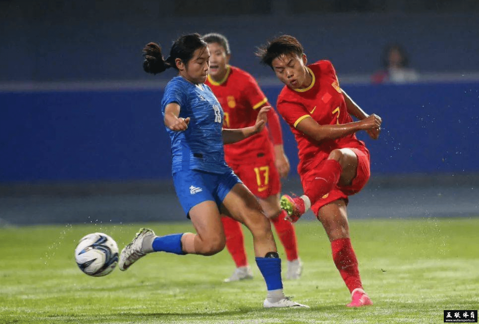 中国女足16球大胜蒙古女足却引争议，球迷：不讲武德。