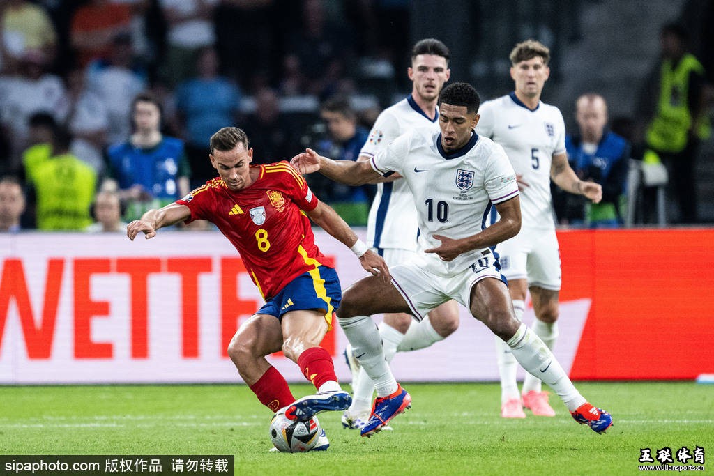 2024欧洲杯：奥亚萨瓦尔86分钟绝杀 西班牙2-1英格兰夺队史第4冠。