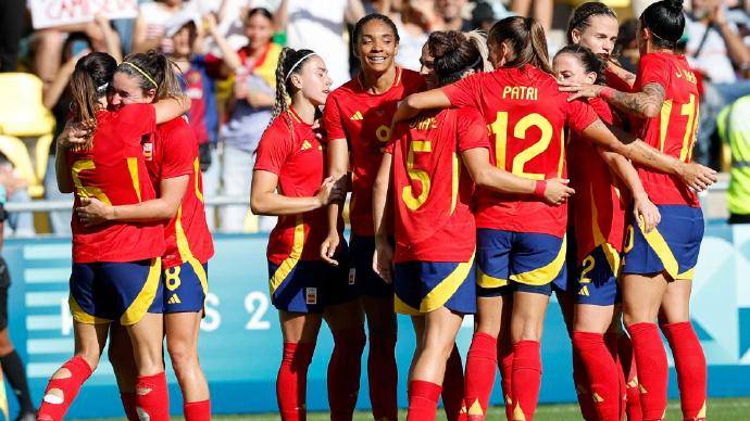 2-1！欧洲杯冠军爆发，创奥运会历史，75%控球，射14脚，中国女足汗颜。