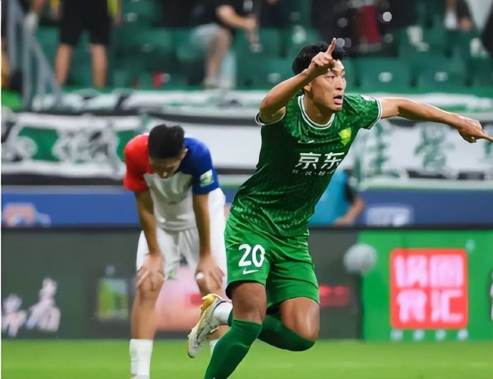 一场2：1让国足迎来喜讯，伊万喜添替补奇兵，18强赛或派上大用场。