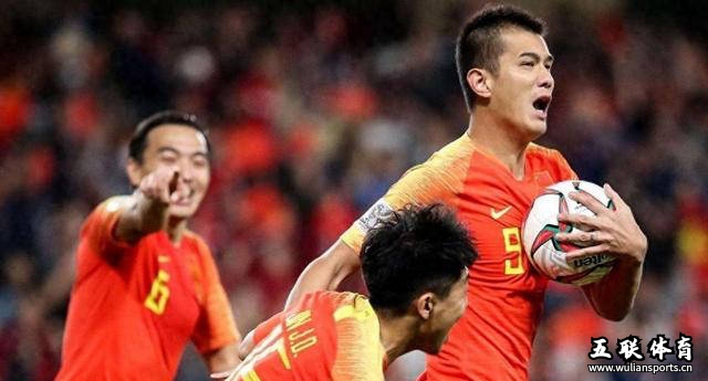 国足客战日本：青春风暴席卷，韦世豪与王大雷无缘首发。