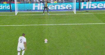 2-0！皇马进西甲前二，姆巴佩破荒+进点球，1.8亿欧天才造点不罚