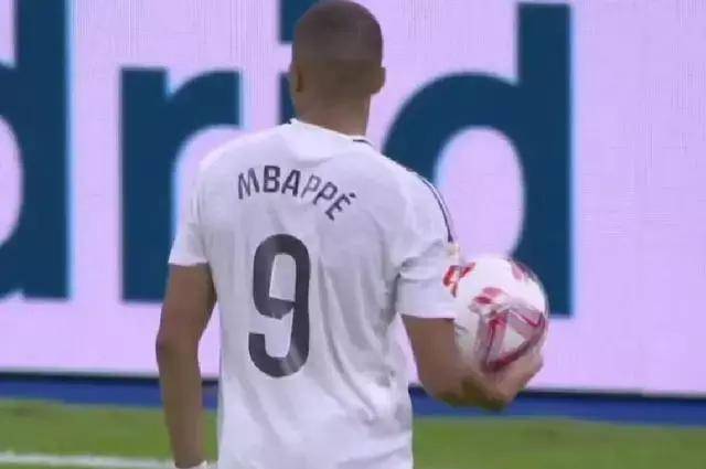 2-0！皇马进西甲前二，姆巴佩破荒+进点球，1.8亿欧天才造点不罚