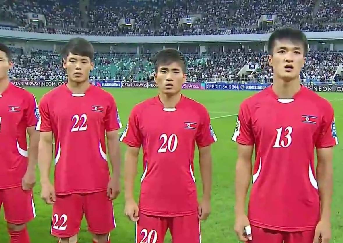 0-1！朝鲜队轰然倒下，踢失点球+浪费良机，下轮主场迎战卡塔尔
