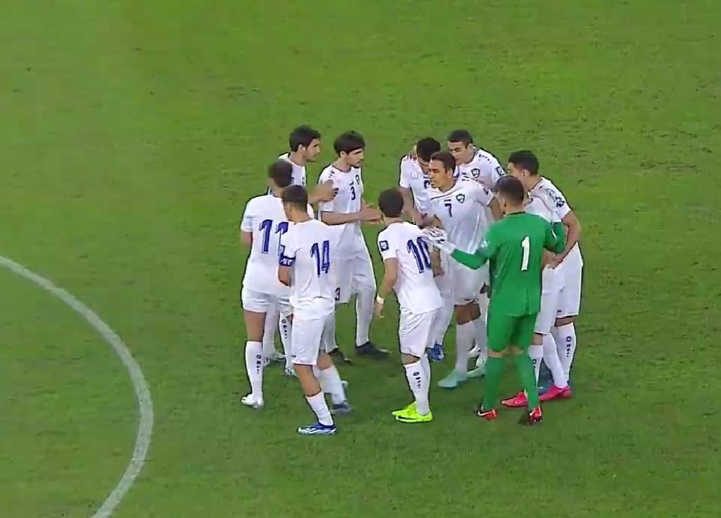 0-1！朝鲜队轰然倒下，踢失点球+浪费良机，下轮主场迎战卡塔尔