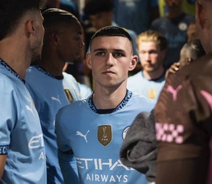 曼城0-0！看清1.5亿伪巨星，闷头带球+浪射，阻挠哈兰德破纪录