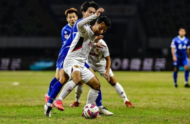 申花vs深圳前瞻：争冠or保级，两队必将全力以赴，3分决定天堂与地狱！