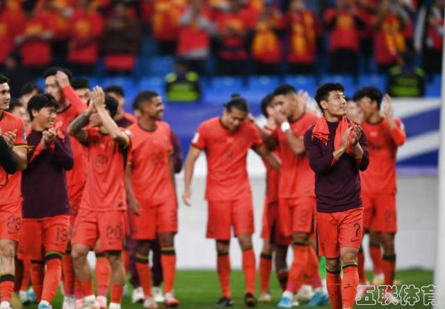 国足首发大揭秘，泰山队4名国脚领衔出战，一人或成关键先锋