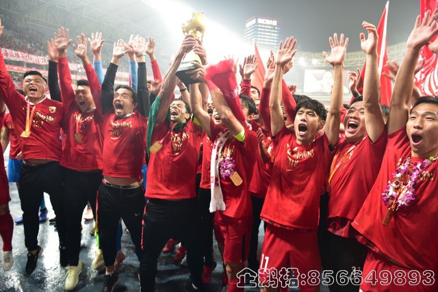 周一001东亚杯：韩国VS中国，国足青春风暴能否掀翻韩国传控足球